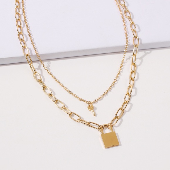 Last 1βοΈNWT Lock & Key Layered Necklace Link Chain - Picture 2 of 4